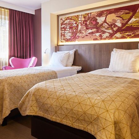 Auberge Du Bonheur Тилбург Екстериор снимка