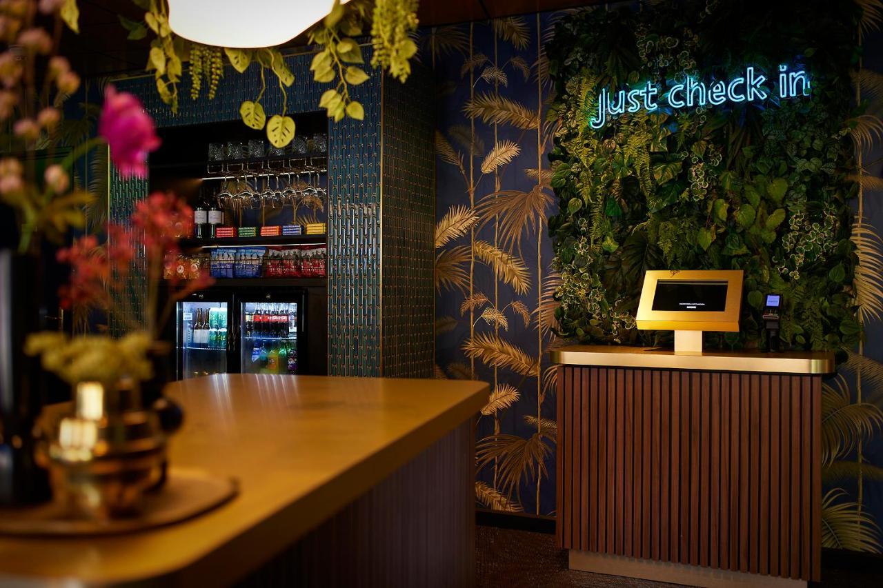 Auberge Du Bonheur Тилбург Екстериор снимка