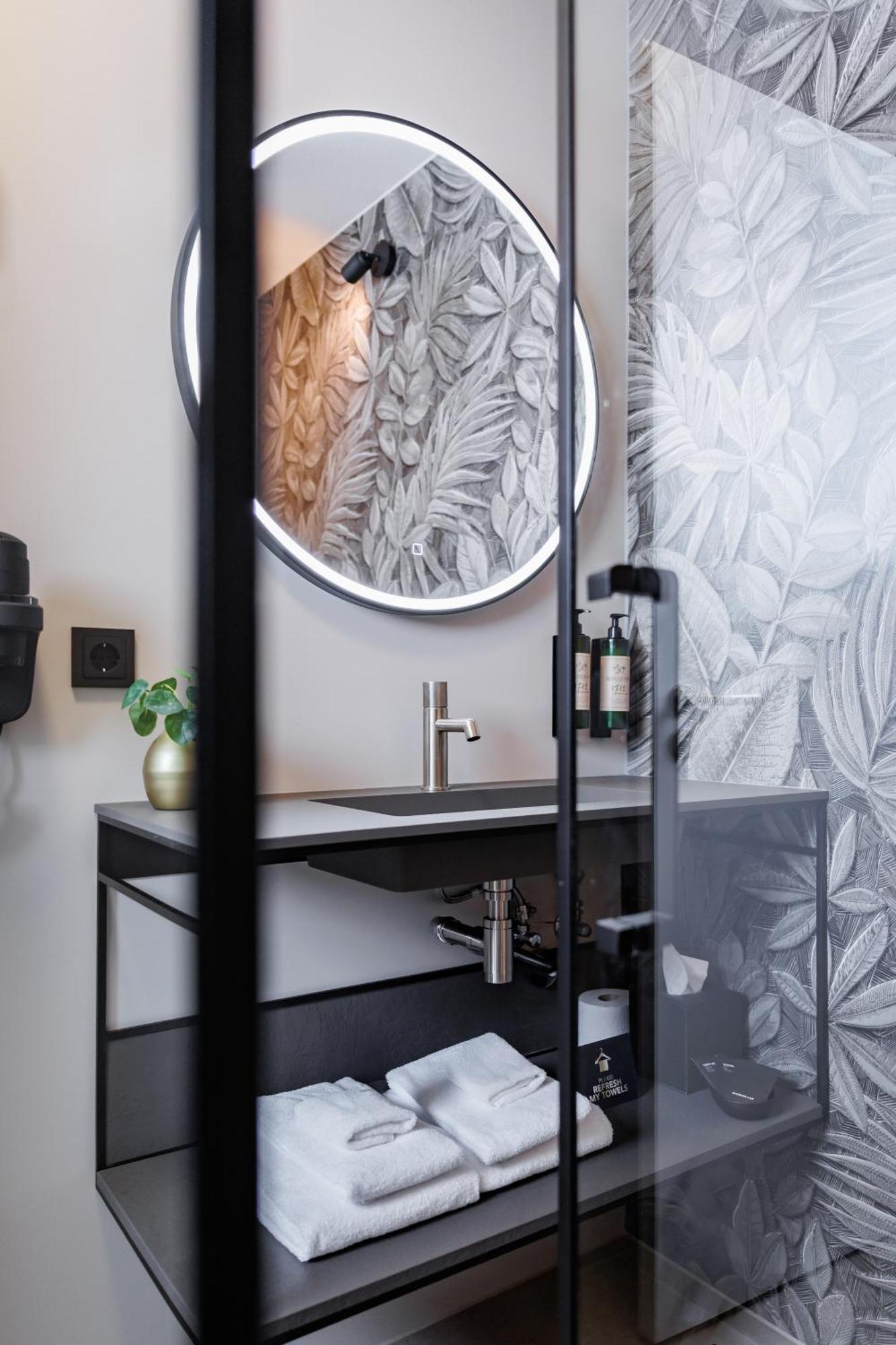 Auberge Du Bonheur Тилбург Екстериор снимка