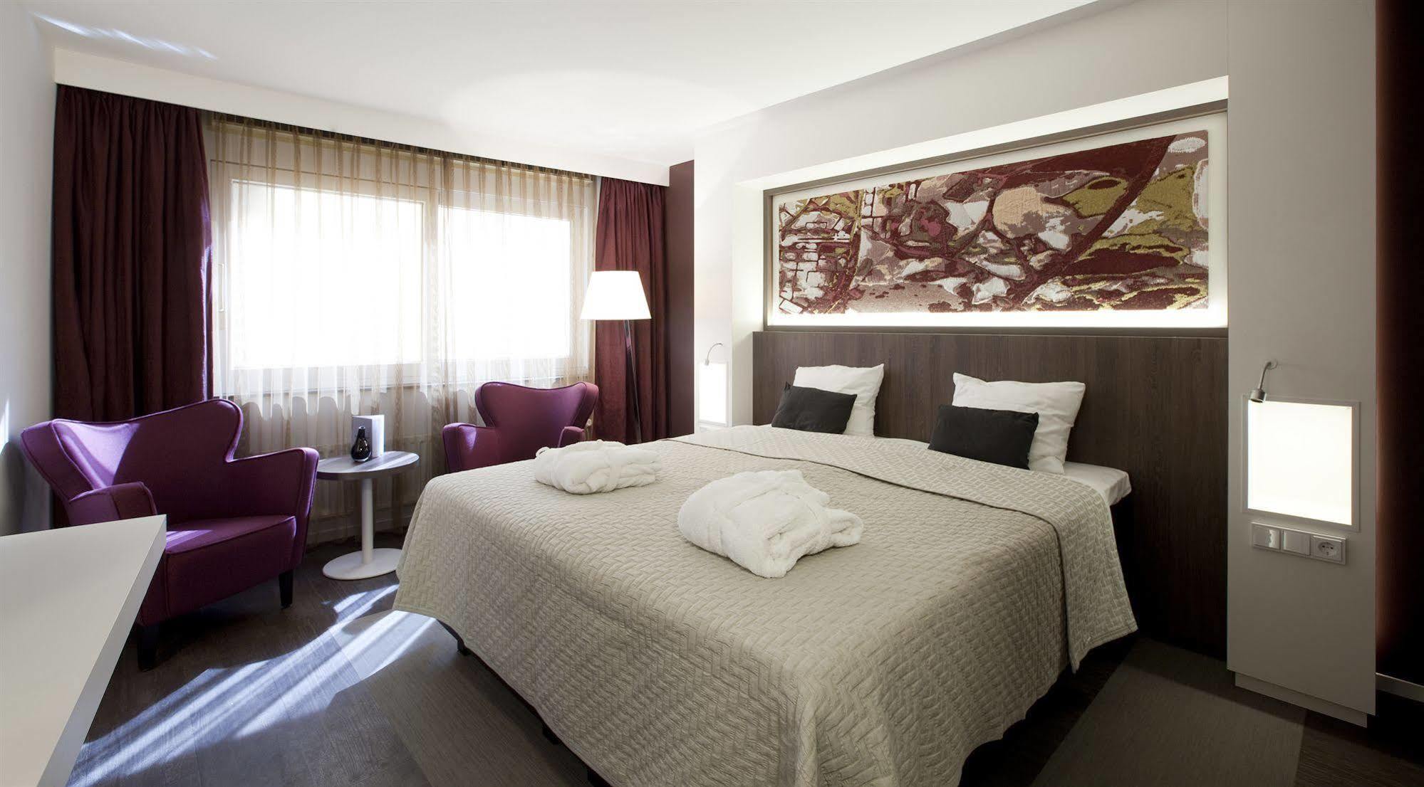 Auberge Du Bonheur Тилбург Екстериор снимка